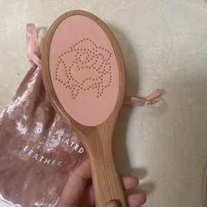 Hair brush with velvet cover